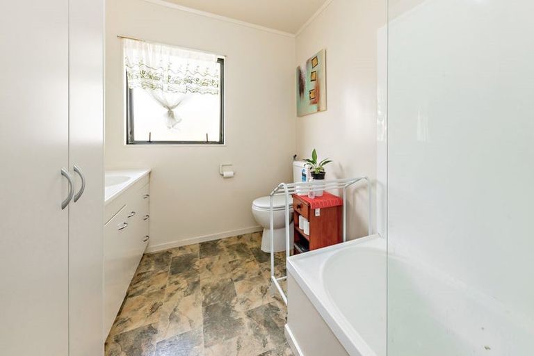 Photo of property in 14 Margarita Rise, Pukekohe, 2120