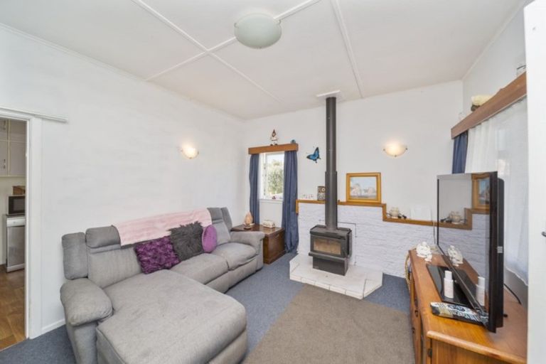 Photo of property in 17 Cornwall Street, Patea, 4520