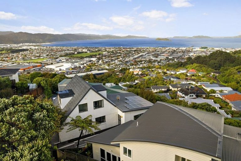 Photo of property in 88a Dowse Drive, Maungaraki, Lower Hutt, 5010