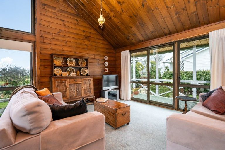 Photo of property in 42 Williams Street, Cambridge, 3434