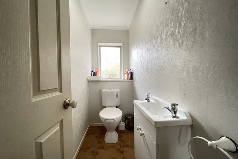 Photo of property in 30 Venus Place, Half Moon Bay, Auckland, 2012