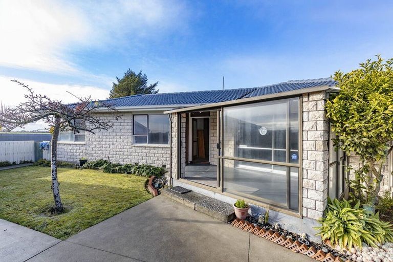 Photo of property in 9 Cornet Lane, Aranui, Christchurch, 8061