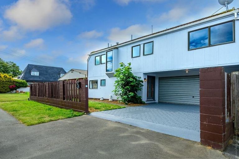 Photo of property in 2/147 Springfield Road, St Albans, Christchurch, 8014