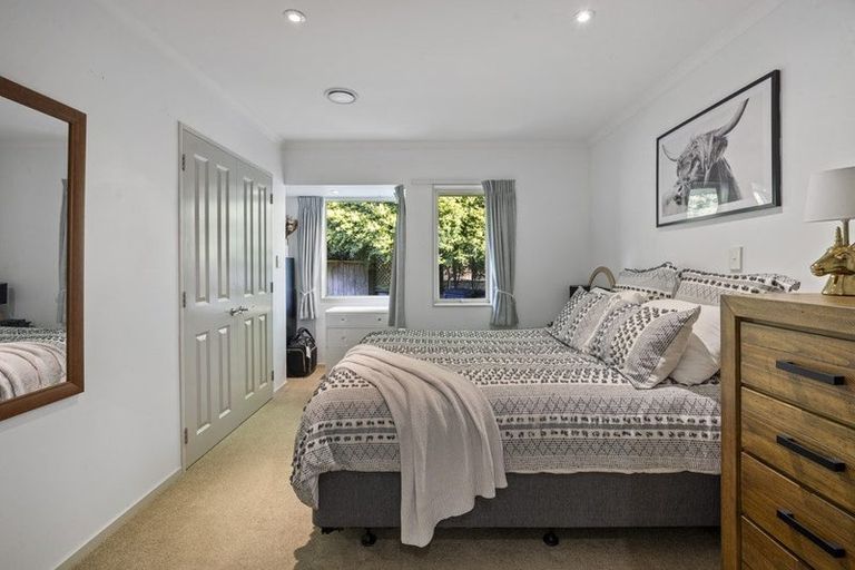 Photo of property in 1 Orlando Close, Frankleigh Park, New Plymouth, 4310