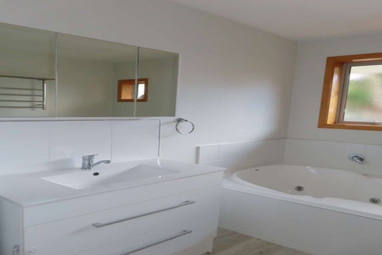 Photo of property in 32 Kellys Road, Mairehau, Christchurch, 8052