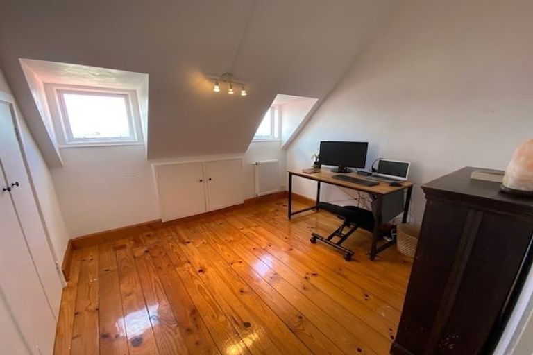 Photo of property in 336 The Esplanade, Island Bay, Wellington, 6023