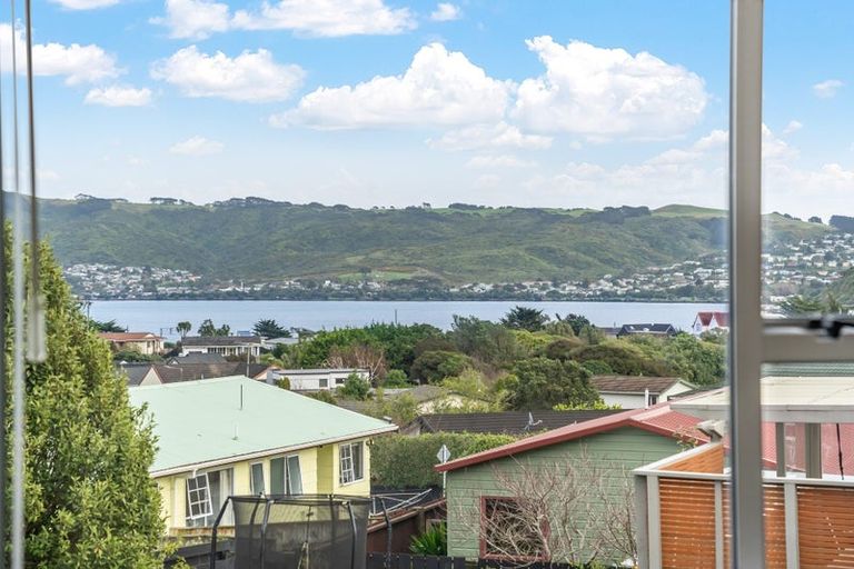 Photo of property in 6 Spey Place, Papakowhai, Porirua, 5024