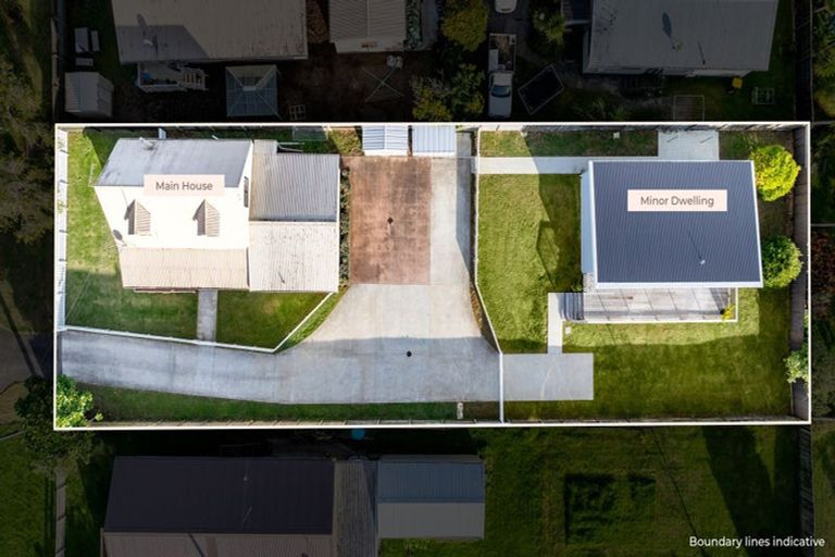 Photo of property in 6 Te Moau Avenue, Parakai, 0830