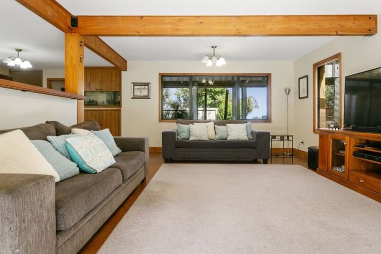 Photo of property in 6 Astelia Way, Waipahihi, Taupo, 3330