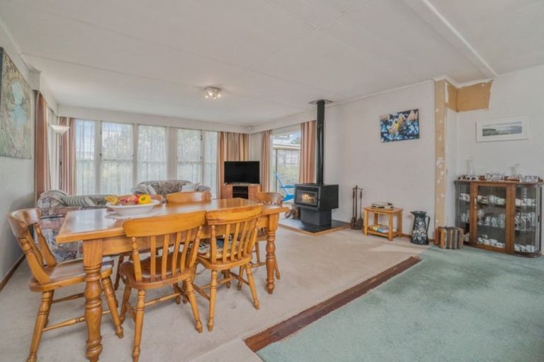 Photo of property in 7 Muir Avenue, Mangere Bridge, Auckland, 2022