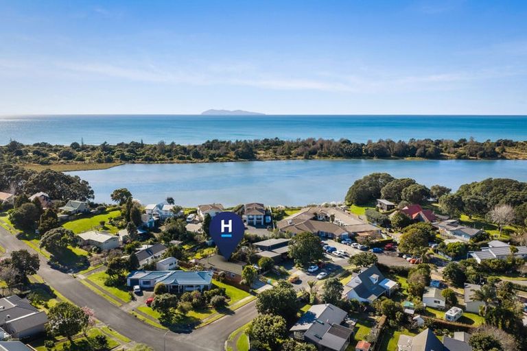 Photo of property in 1 Marina Way, Athenree, Katikati, 3177
