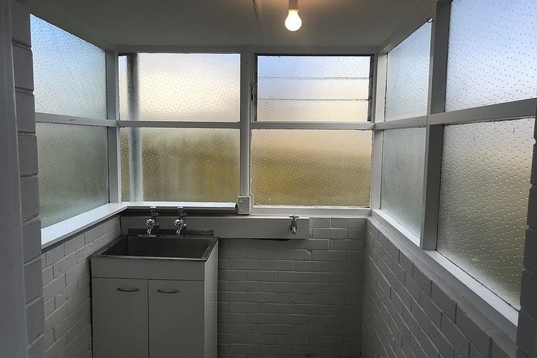 Photo of property in 2/497 Beach Road, Murrays Bay, Auckland, 0630