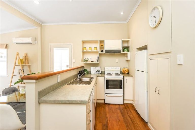 Photo of property in 92 Rintoul Street, Newtown, Wellington, 6021