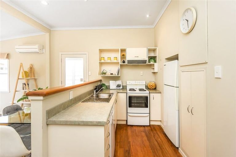 Photo of property in 92 Rintoul Street, Newtown, Wellington, 6021