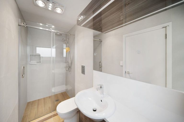 Photo of property in 8 Awakirihi Close, Shamrock Park, Auckland, 2016