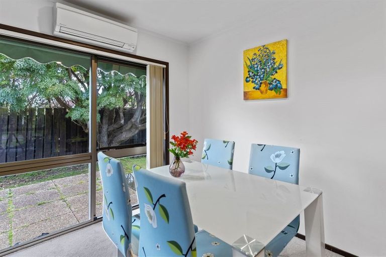 Photo of property in 1/5 Colleen Norma Place, Half Moon Bay, Auckland, 2012