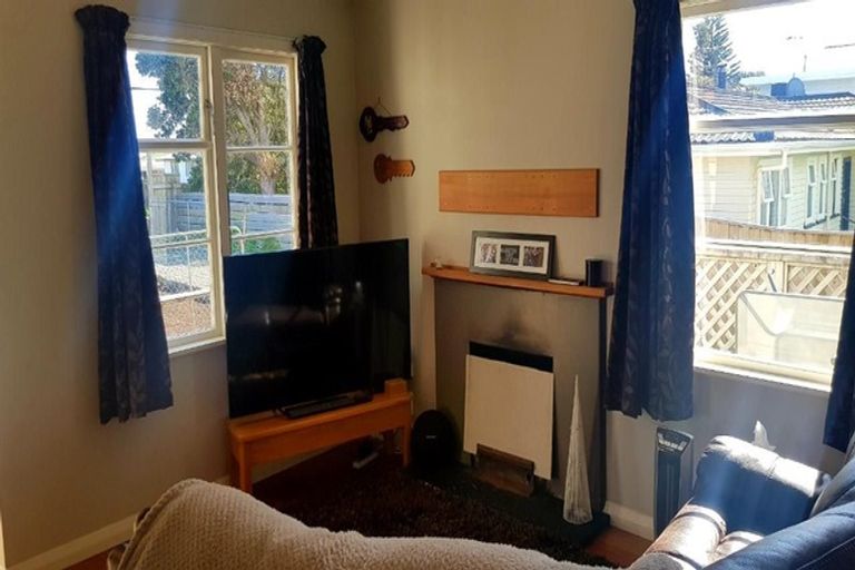 Photo of property in 43 Martin Road, Paraparaumu Beach, Paraparaumu, 5032