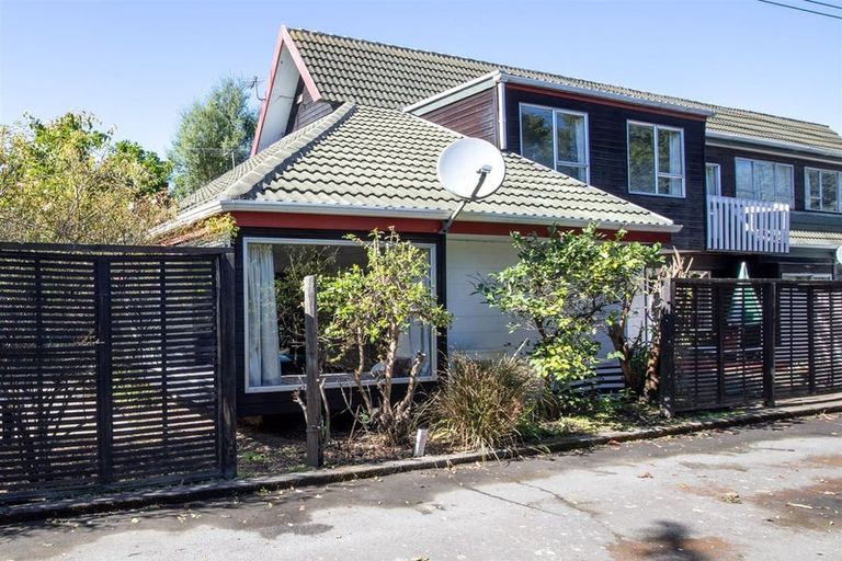 Photo of property in 415a Avonhead Road, Avonhead, Christchurch, 8042