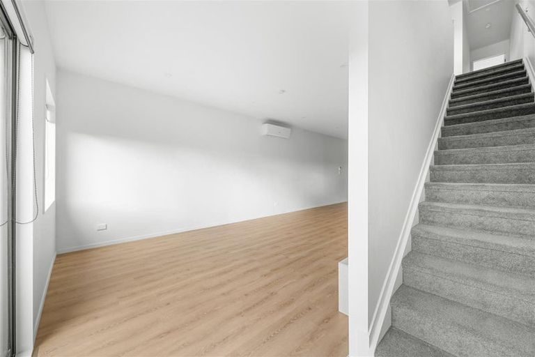 Photo of property in 67 Whare Kauri Road, Papakura, 2110