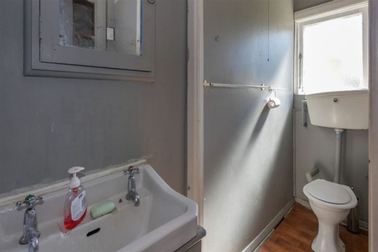 Photo of property in 15 Loyalty Street, Forbury, Dunedin, 9012