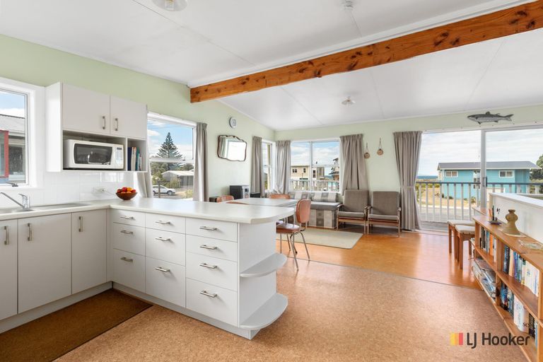 Photo of property in 24 Seaforth Road, Waihi Beach, 3611