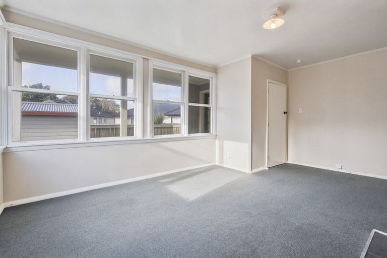 Photo of property in 30 Hooker Avenue, Bryndwr, Christchurch, 8053