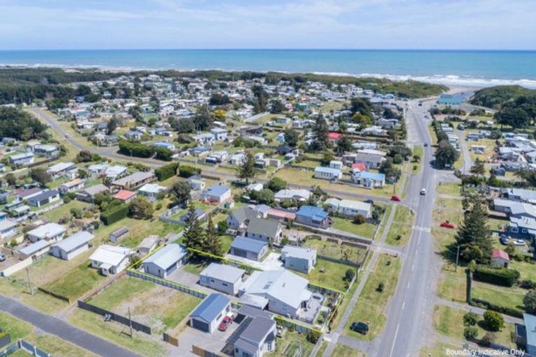 Photo of property in 45 Koputara Road, Himatangi Beach, Foxton, 4891
