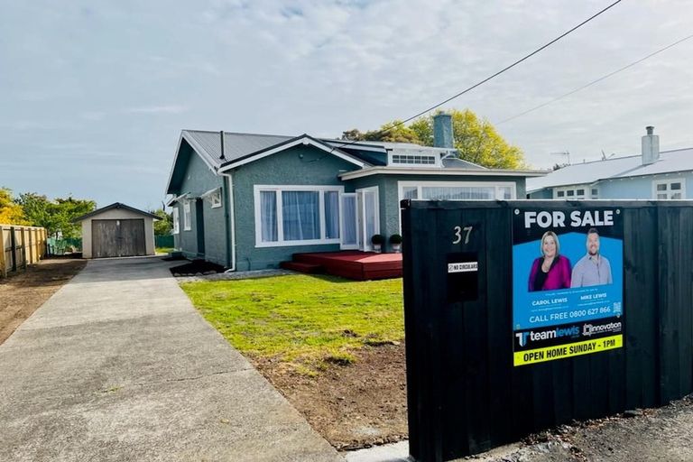 Photo of property in 37 Harris Street, Marton, 4710