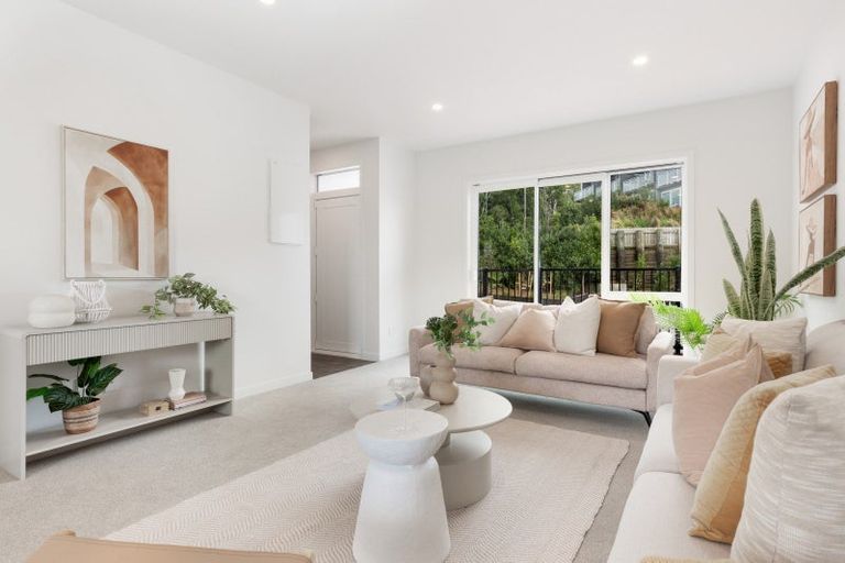 Photo of property in 49 Cleat Street, Whitby, Porirua, 5024