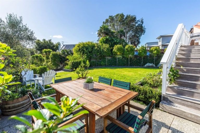 Photo of property in 12 Monarch Avenue, Hillcrest, Auckland, 0627
