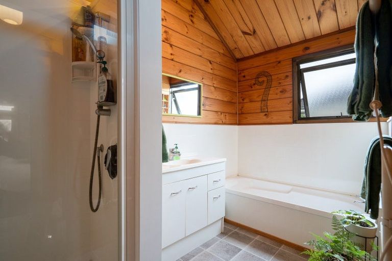 Photo of property in 42 Williams Street, Cambridge, 3434