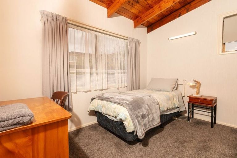 Photo of property in 68 Muir Avenue, Mangere Bridge, Auckland, 2022