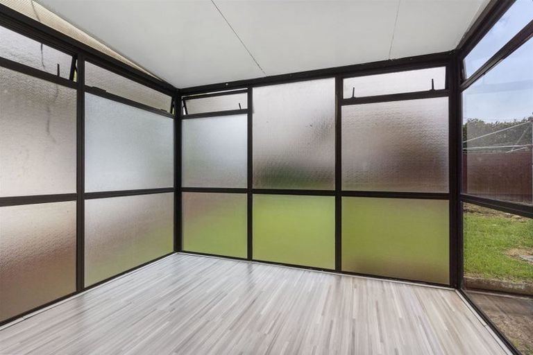 Photo of property in 176 Edmonton Road, Te Atatu South, Auckland, 0610