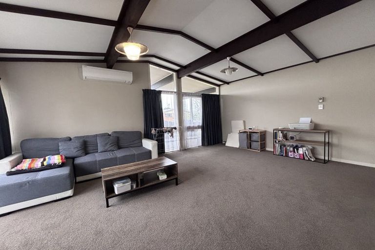 Photo of property in 23 Highfield Place, Avonhead, Christchurch, 8042