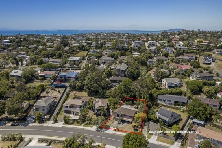 Photo of property in 93 Oaktree Avenue, Browns Bay, Auckland, 0630
