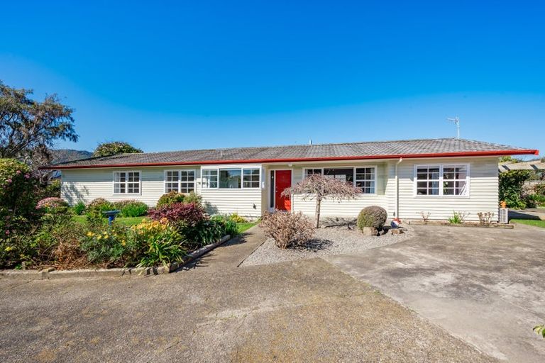 Photo of property in 31 Nimmo Avenue, Waikanae, 5036