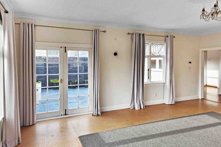 Photo of property in 35 Boulcott Street, Boulcott, Lower Hutt, 5010