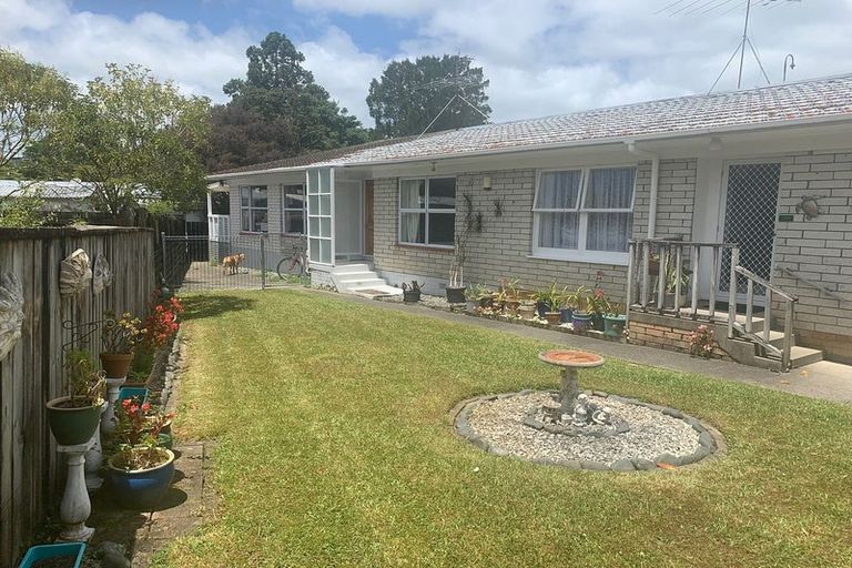 Photo of property in 2/13 Teviot Place, Totara Vale, Auckland, 0629