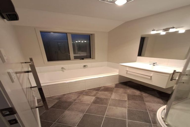 Photo of property in 8 Sandown Street, Waihola, Milton, 9073