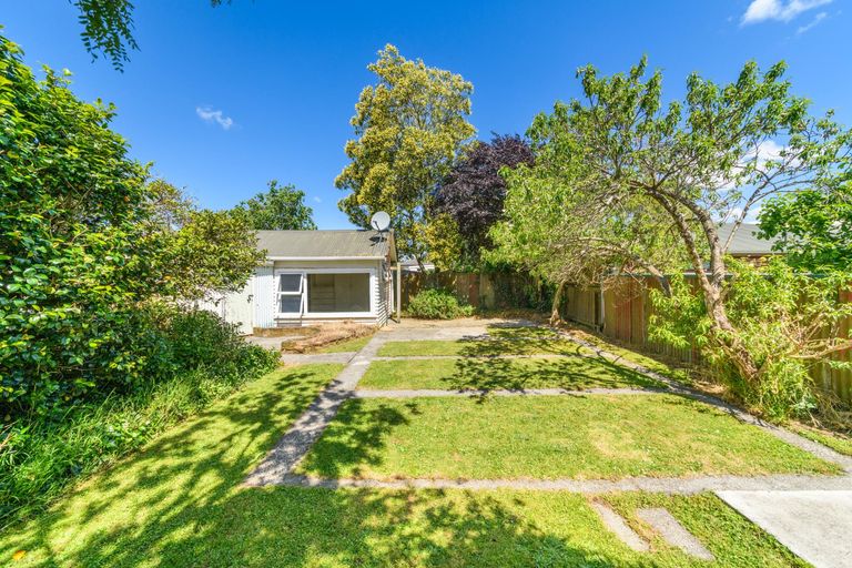 Photo of property in 26 Rangitira Avenue, Palmerston North, 4414