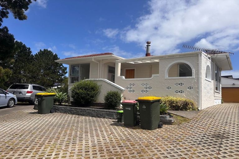 Photo of property in 15 Pixie Place, Pakuranga Heights, Auckland, 2010