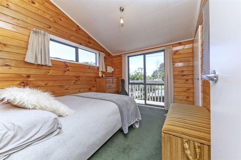 Photo of property in 27 Routley Drive, Glen Eden, Auckland, 0602