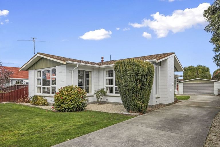 Photo of property in 147 Yaldhurst Road, Sockburn, Christchurch, 8042