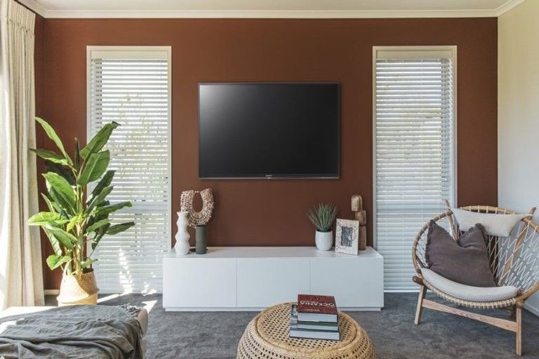 Photo of property in 19 Te Ahuahu Road, Piha, 0772