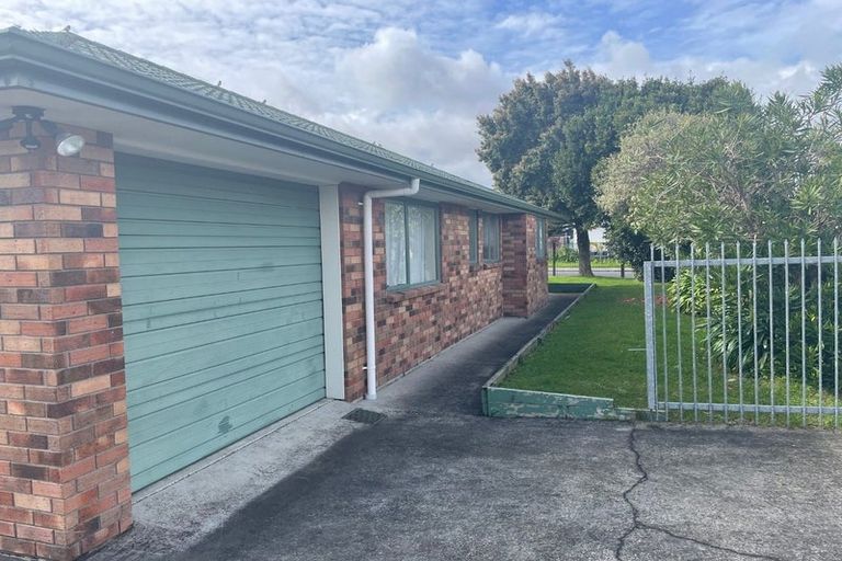 Photo of property in 41 Sturdee Road, Manurewa, Auckland, 2102