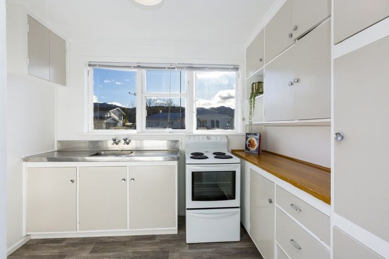 Photo of property in 1/516 Fergusson Drive, Trentham, Upper Hutt, 5018