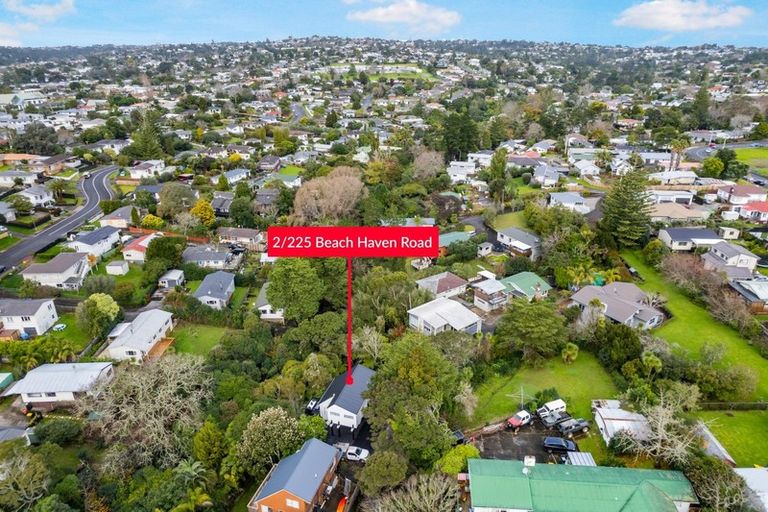 Photo of property in 2/225 Beach Haven Road, Beach Haven, Auckland, 0626