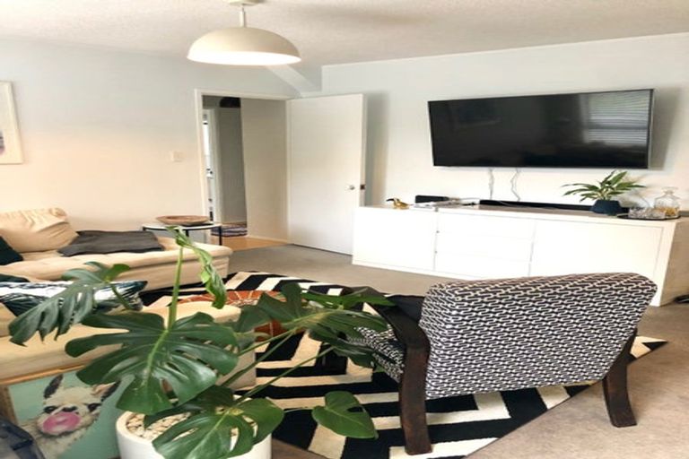 Photo of property in 1/21 Mahara Avenue, Birkenhead, Auckland, 0626