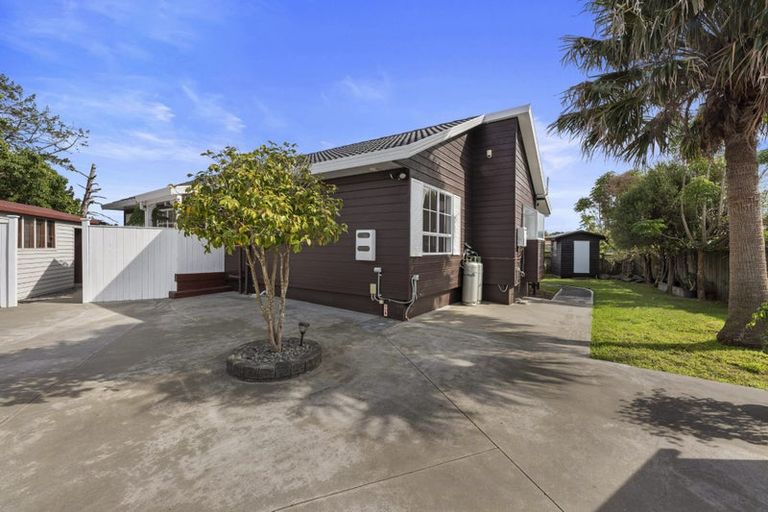 Photo of property in 12 Nedlands Place, Burswood, Auckland, 2013