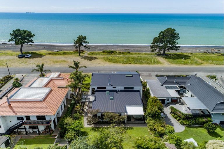 Photo of property in 73 Le Quesne Road, Bay View, Napier, 4104